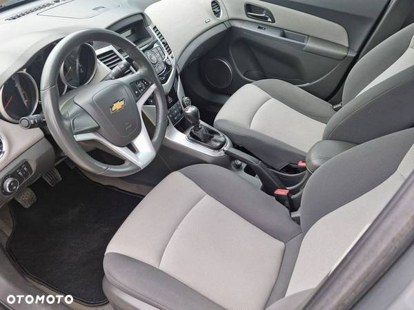 Chevrolet Cruze 1.6 LS - 7