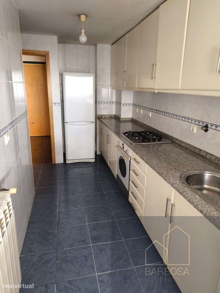 T3 (3 WC, 1 suite) com varanda, garagem e arrumos! Costa Cabral, Porto - Grande imagem: 5/23