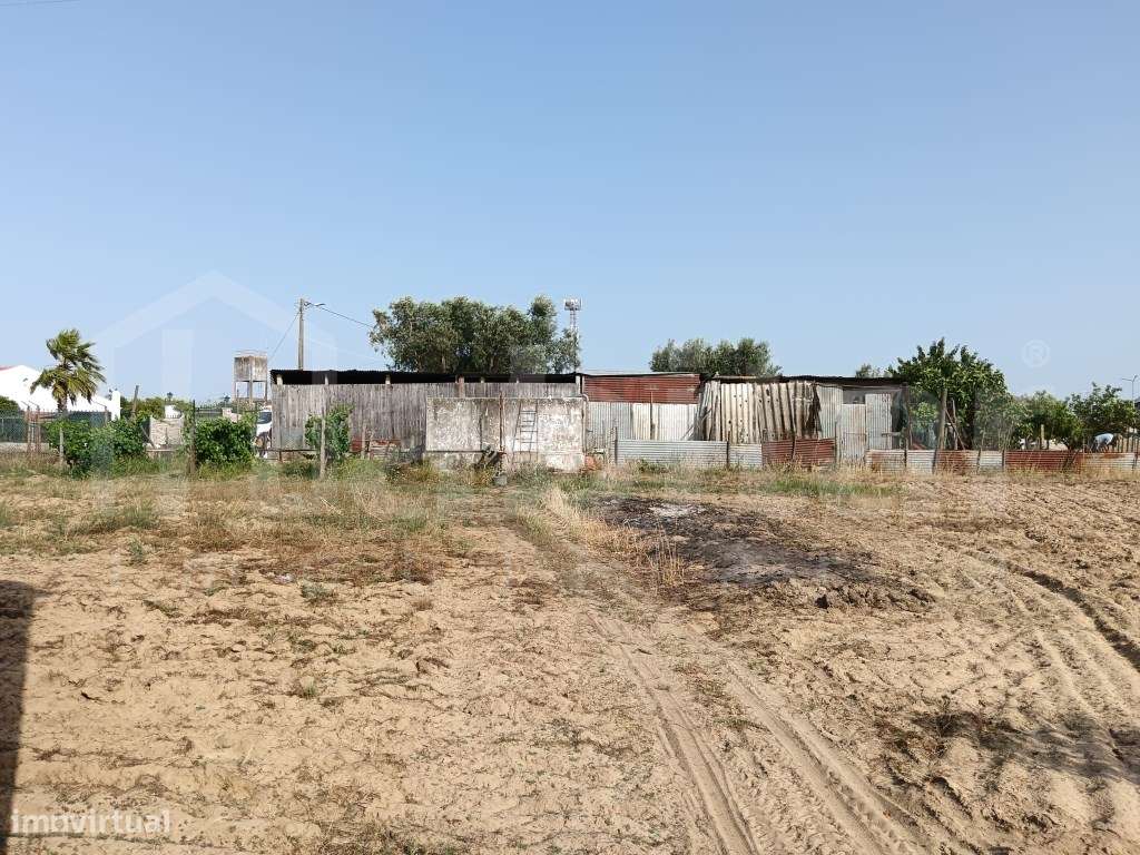 Terreno Urbano com 3.893 m², com Armazém com 288 m² - Benavente-6