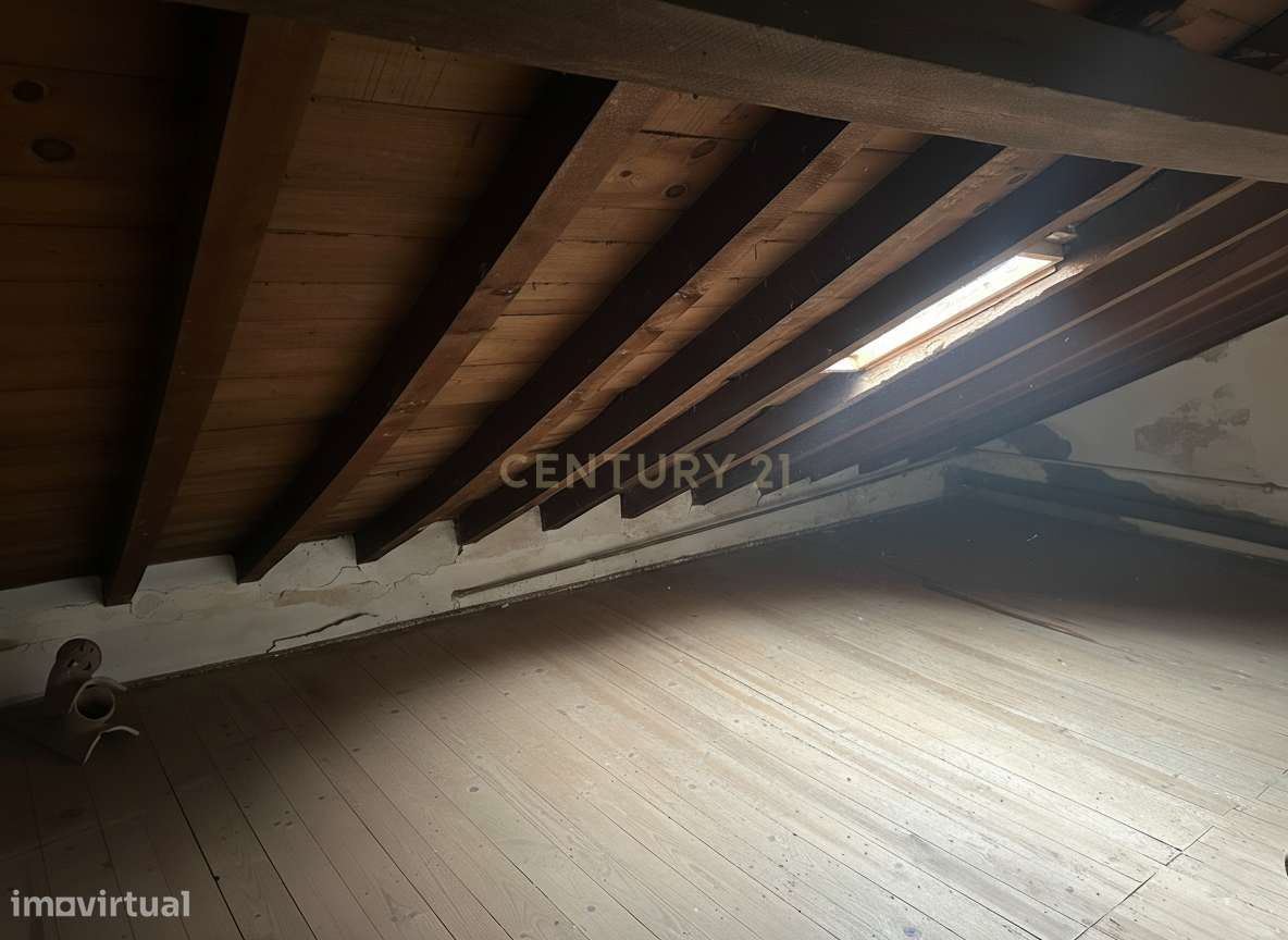 Moradia T5 com Grande Potencial | Salvaterra de Magos-16