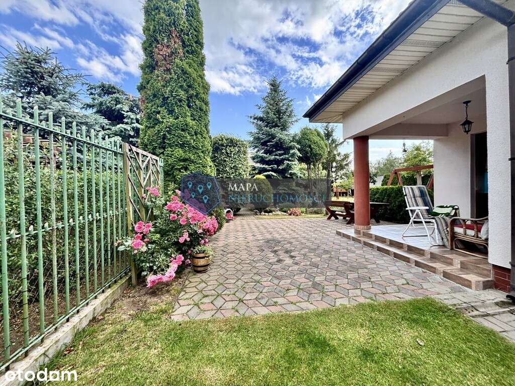 Wygodny dom z pięknym zielonym ogrodem-19