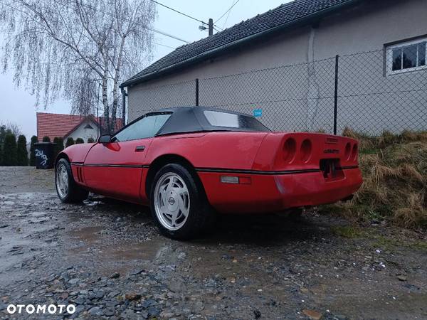 Chevrolet Corvette - 4