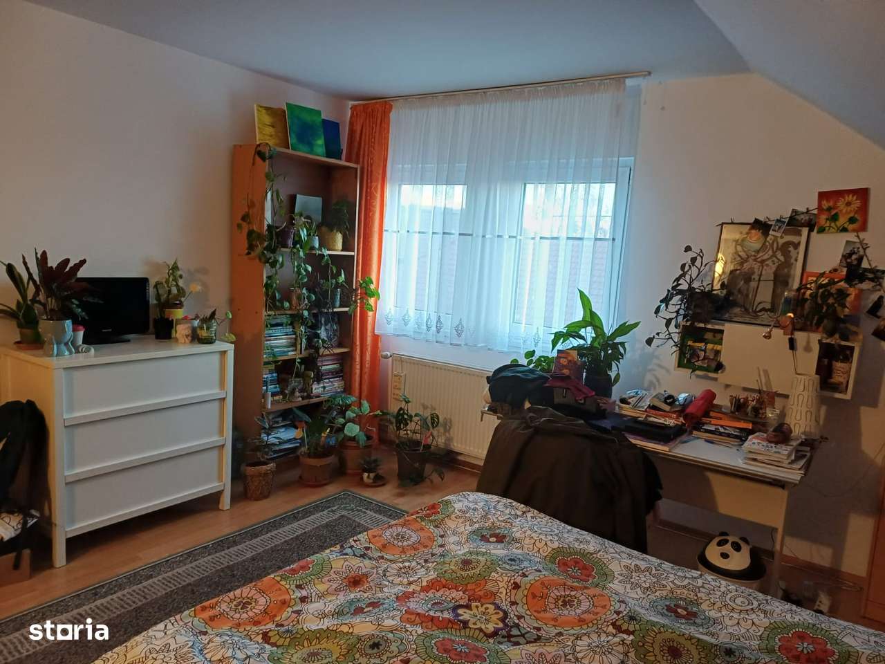 Casa de vanzare Codlea 299.00 euro - 7 camere,300 mp -  834 mp curte.-0