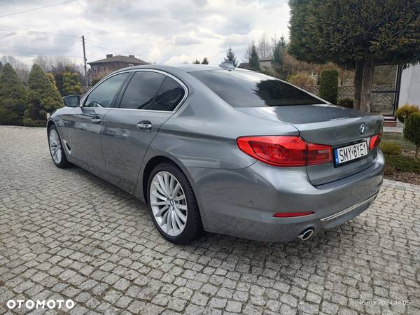 BMW Seria 5 525d Luxury Line sport - 11