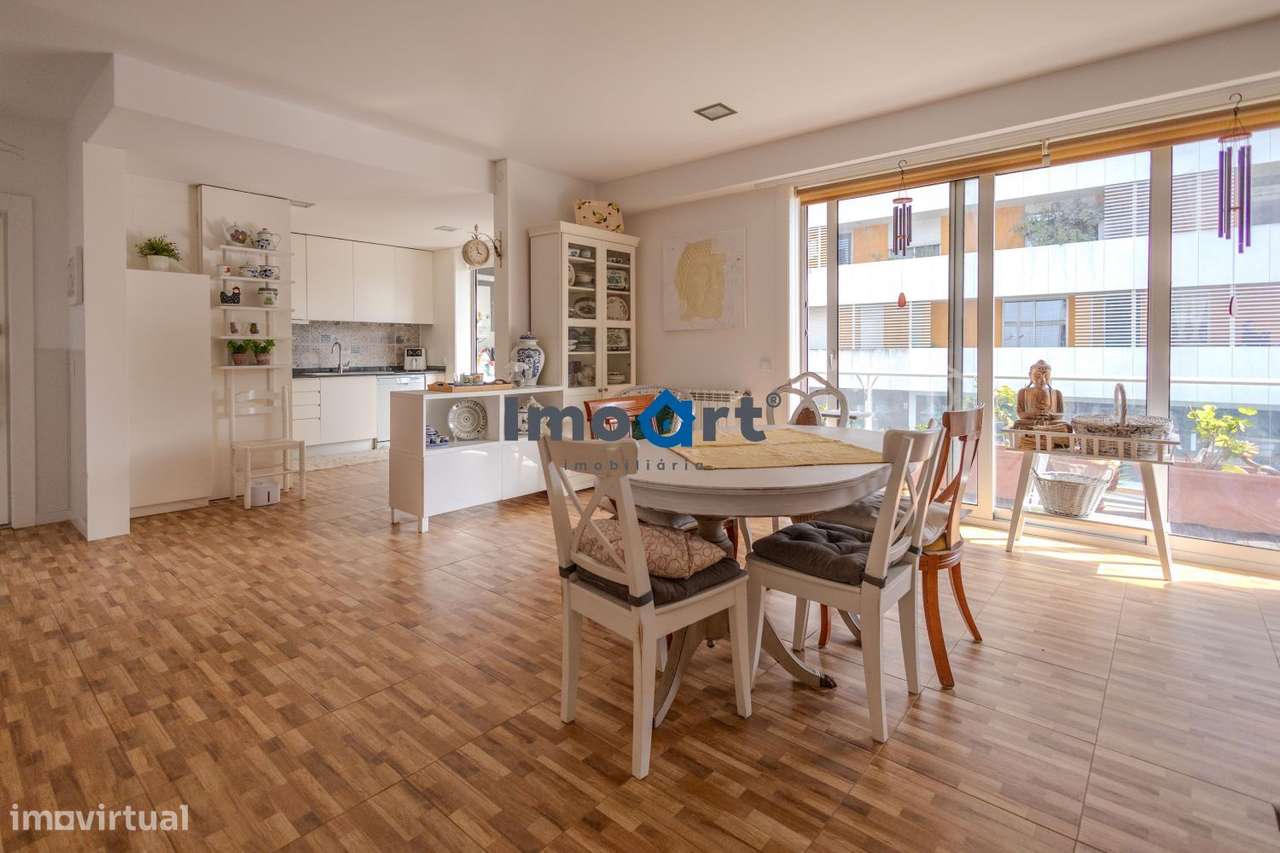 T2 RENOVADO COM VARANDA EXCECIONAL NA PRELADA !-25