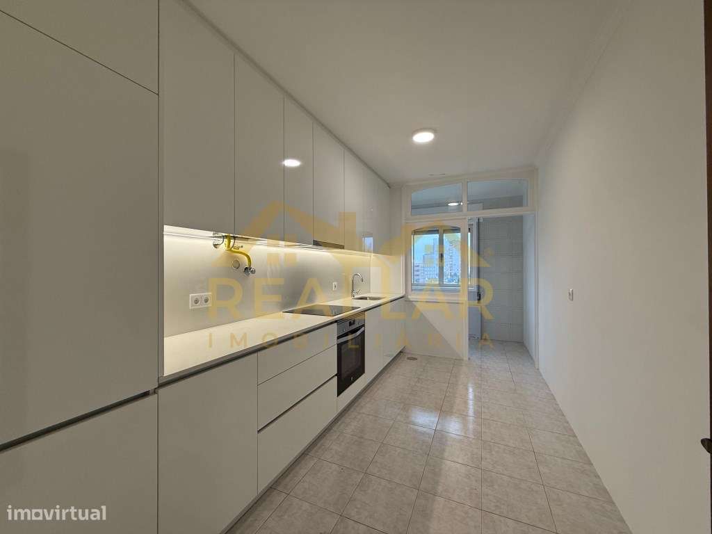 T2 na Póvoa de Varzim com garagens para 4 carros - Grande imagem: 3/24