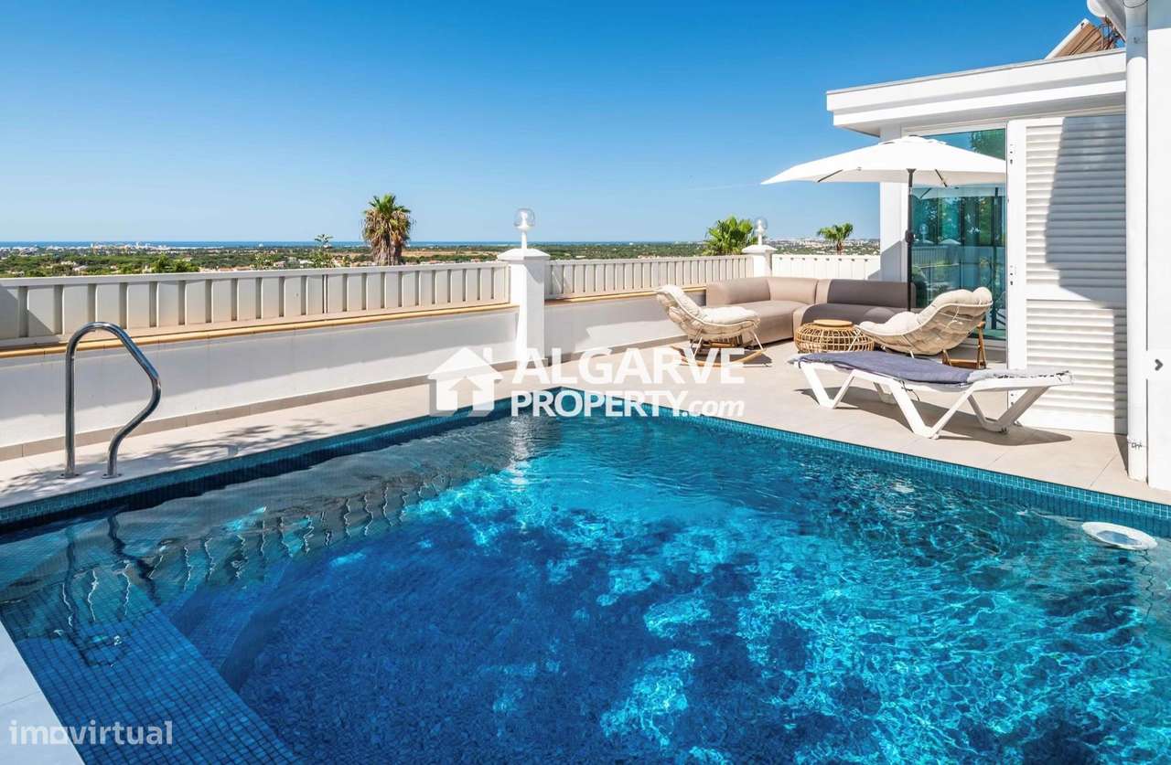 Moradia renovada com 3 apartamentos e vistas panorâmicas em Loulé - Grande imagem: 5/38