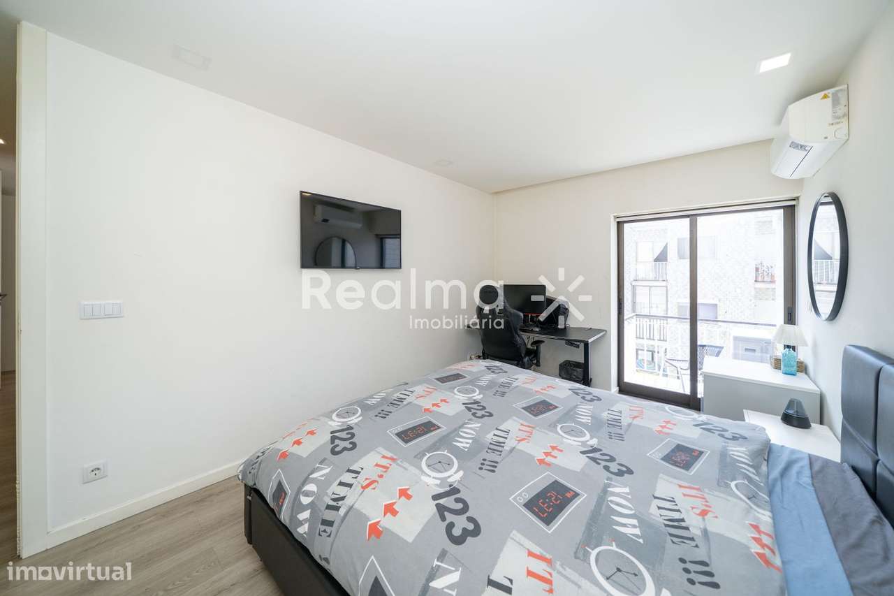 Apartamento T3 Areal- Totalmente Renovado-26