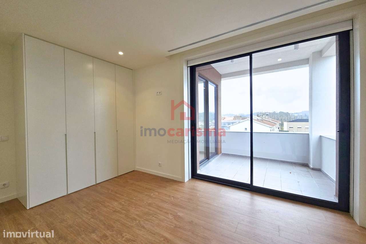 Apartamento T3 Novo, No Último Piso, Centro de Paços de Ferreira-31