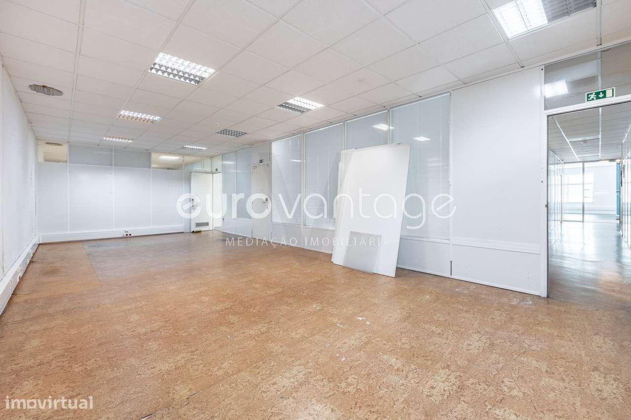 Espaço Comercial / Armazém com 700 m² a 5 minutos de Leiria-30