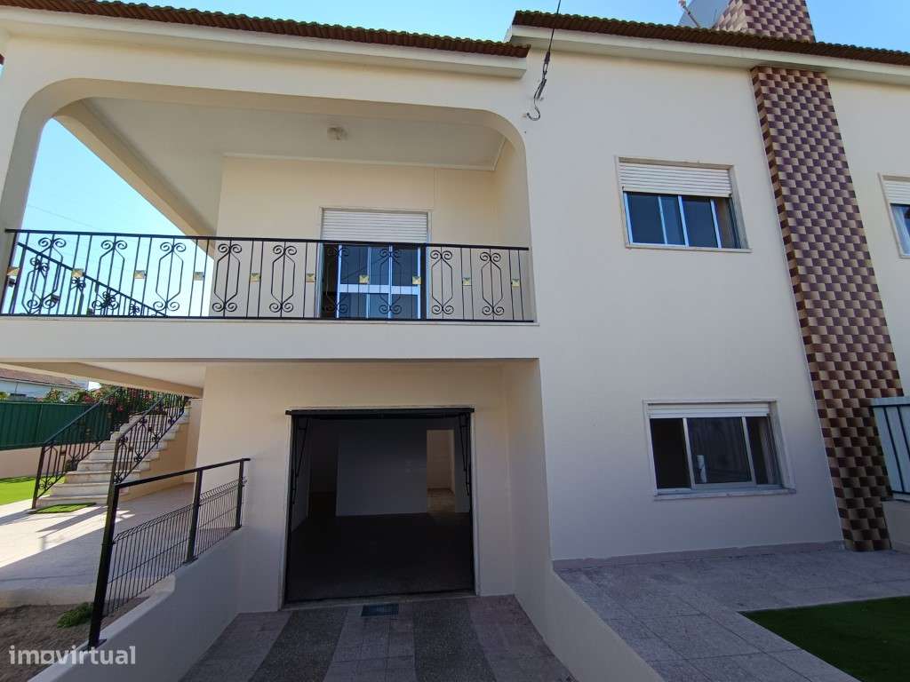 Moradia Geminada T3 na Quinta do Conde-23