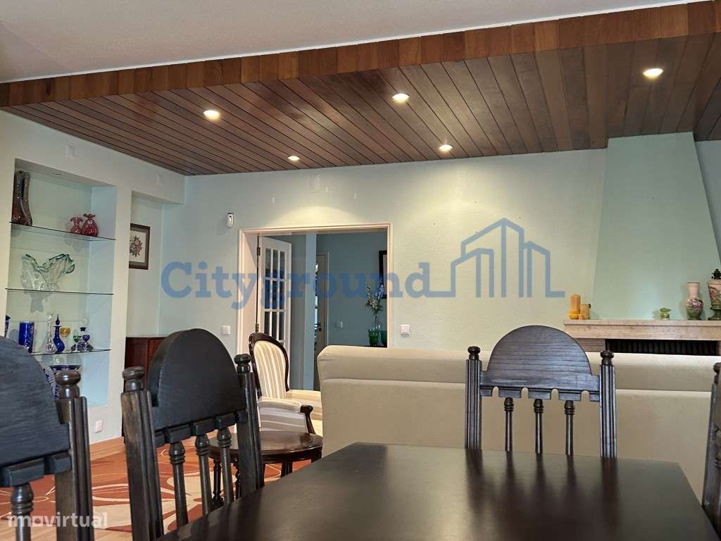 Moradia T4 no centro da Marinha Grande - Grande imagem: 4/37