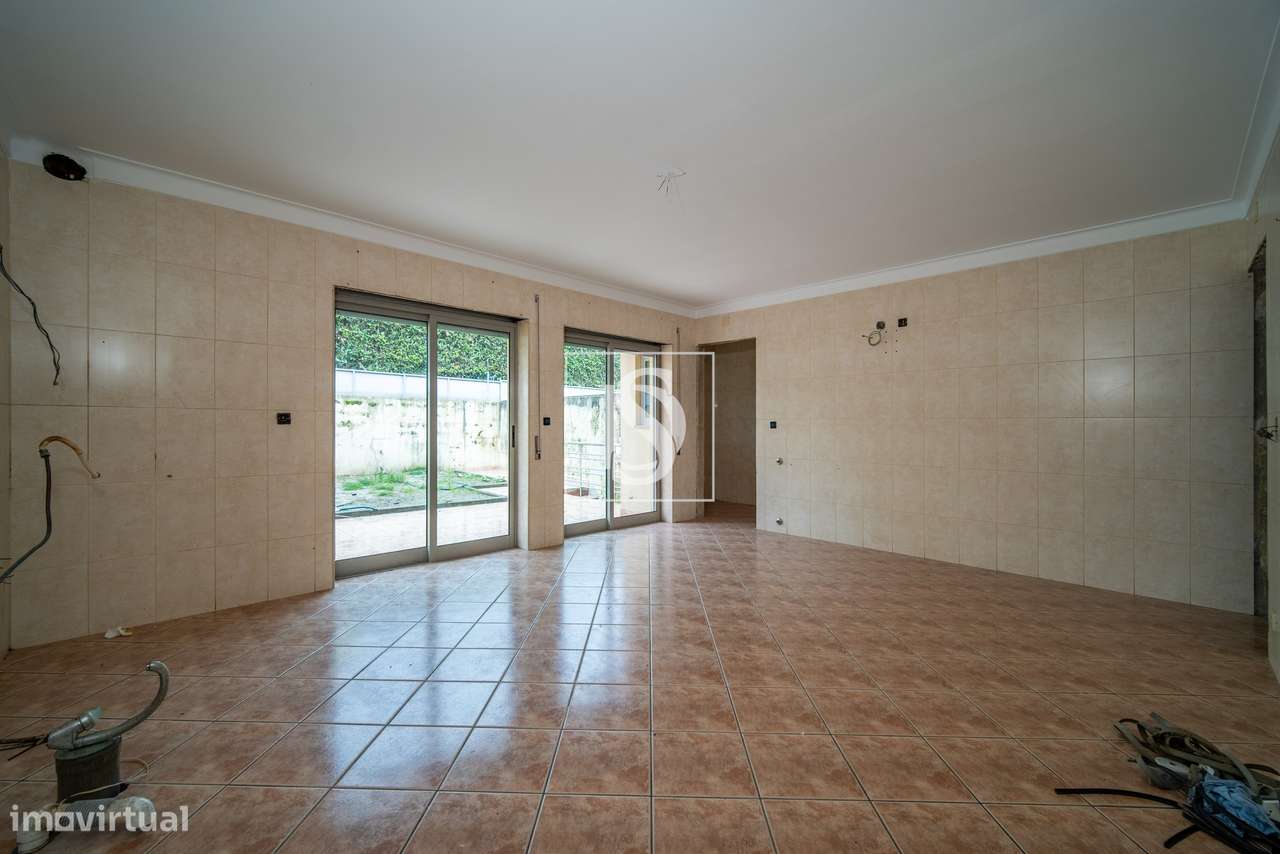 Moradia T3 em Banda, c/ 284m2 - Grande imagem: 5/26