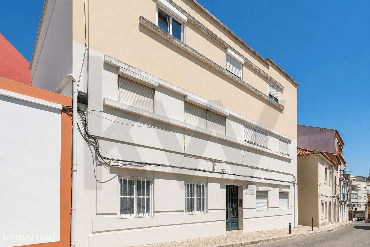 T2 EM SACAVÉM COM LUZ NATURAL E LOCALIZAÇÃO ESTRATÉGICA JUNTO A LISBOA-24
