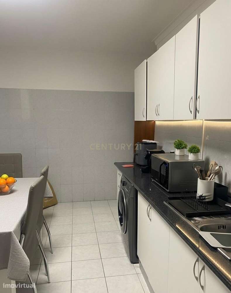 T2 com varanda e arrecadação - Tapada das Mercês - Grande imagem: 3/19