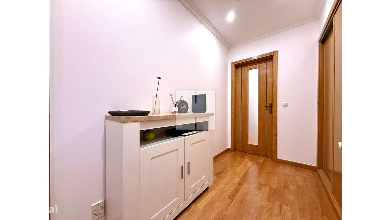 Apartamento T3 c/ Terraço e Garagem-19