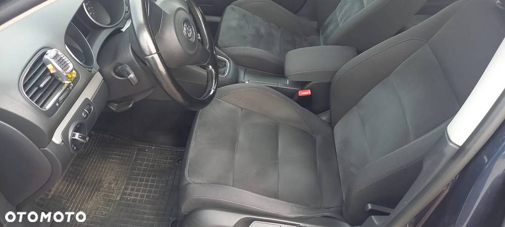 Volkswagen Golf 2.0 TDI DPF Highline - 11