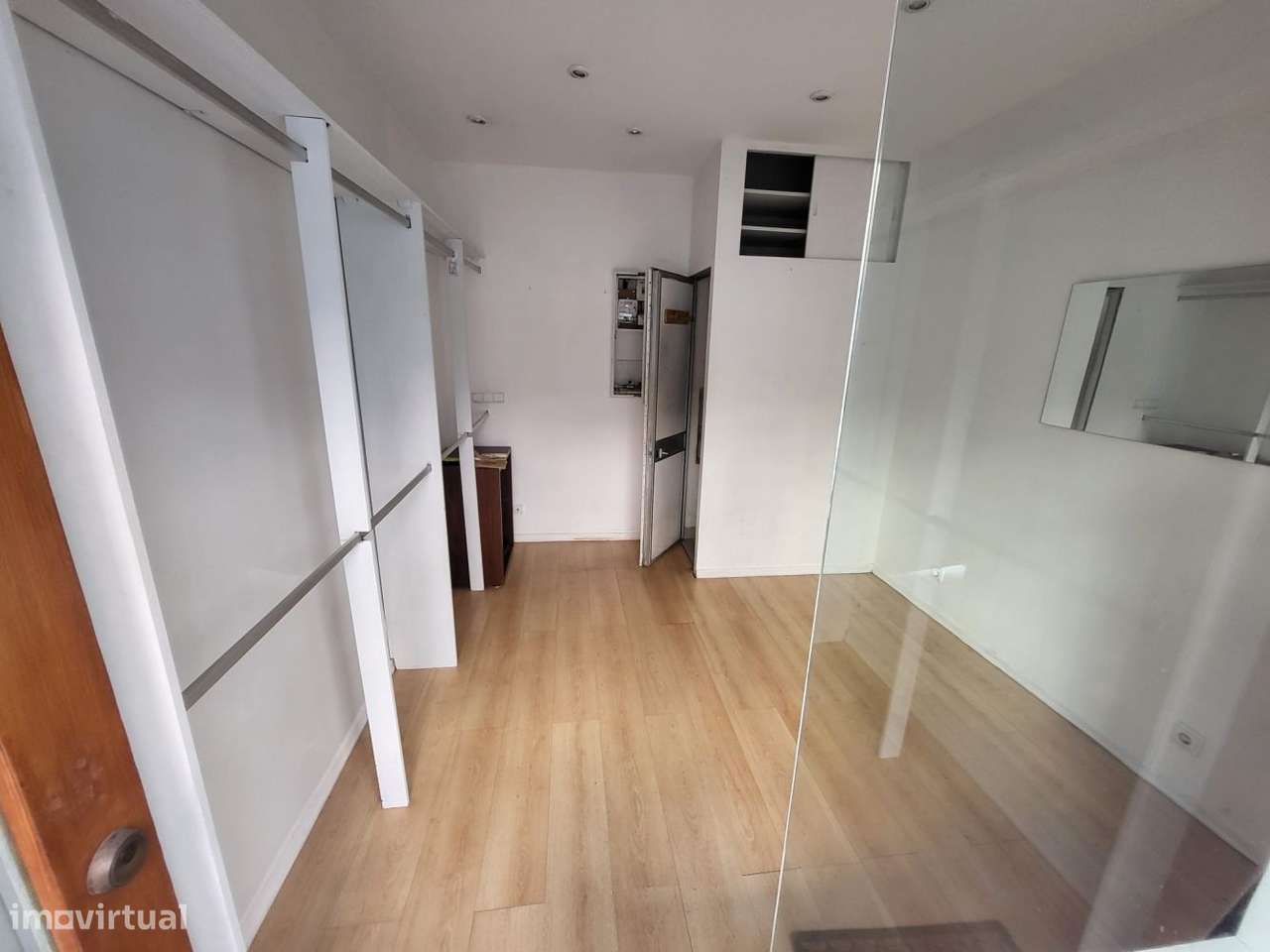 Loja de rua no Marquês de Pombal c/ muita passagem - Grande imagem: 2/12