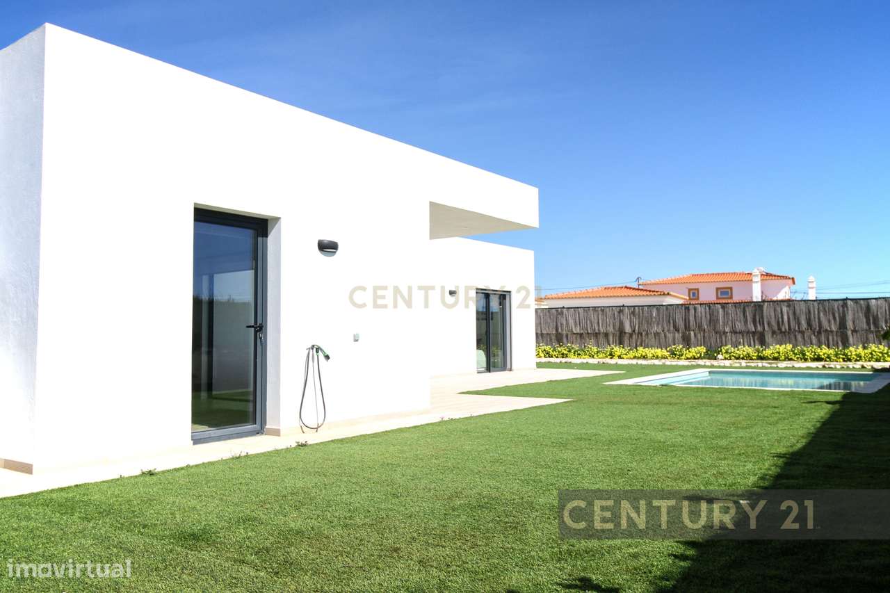 Luxo e Tranquilidade em Sagres: Uma Moradia Contemporânea à espera de-32
