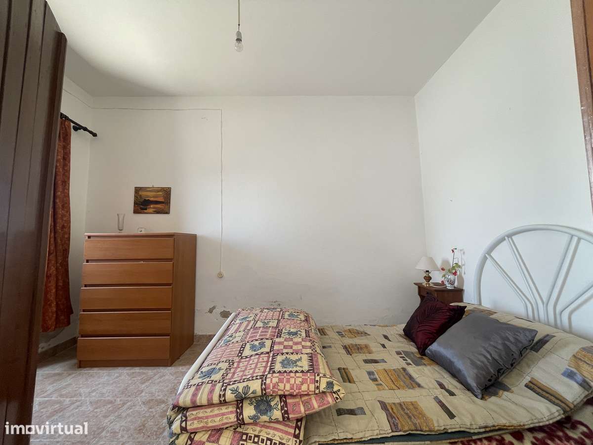 Moradia T2 na Vila com quintal-7