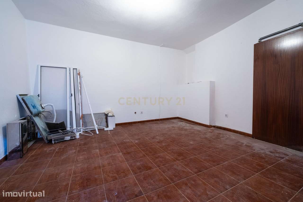 Prédio na Zona Velha do Funchal – Oportunidade de Investimento-12