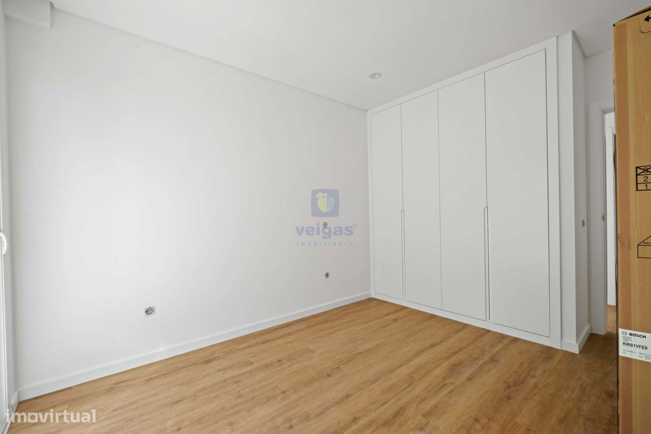 Moradia T5 Contemporânea com Piscina Aquecida – Santa Iria da Azóia-37