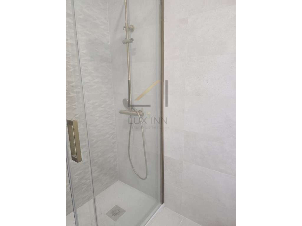 T2 Remodelado Av. Alexandre Salles Venteira - Amadora-8