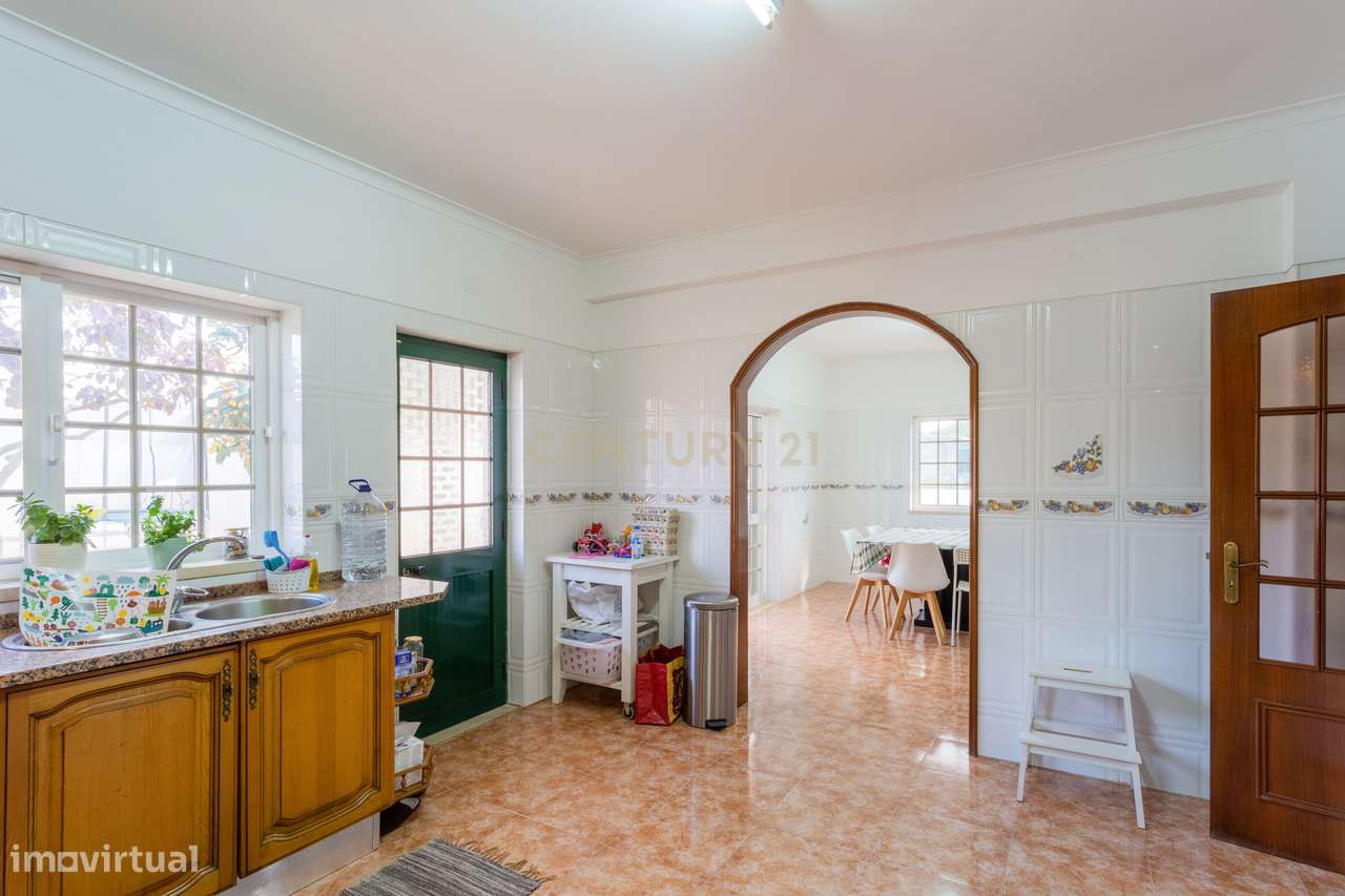 Moradia Geminada T5 – 243 m² | Lote 375 m² - Grande imagem: 2/56