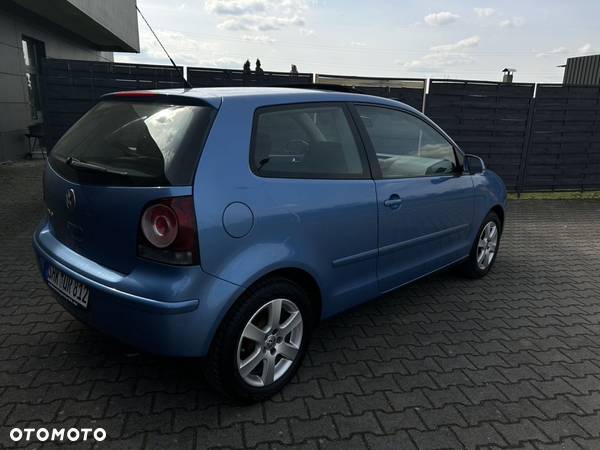 Volkswagen Polo 1.4 16V Trendline - 5