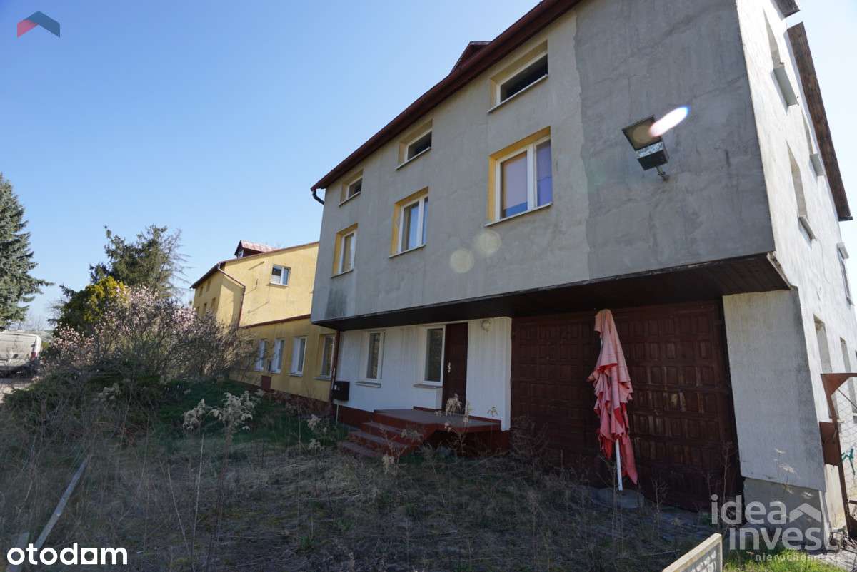 Duży dom w zabudowie bliźniaczej z potencjałem-9