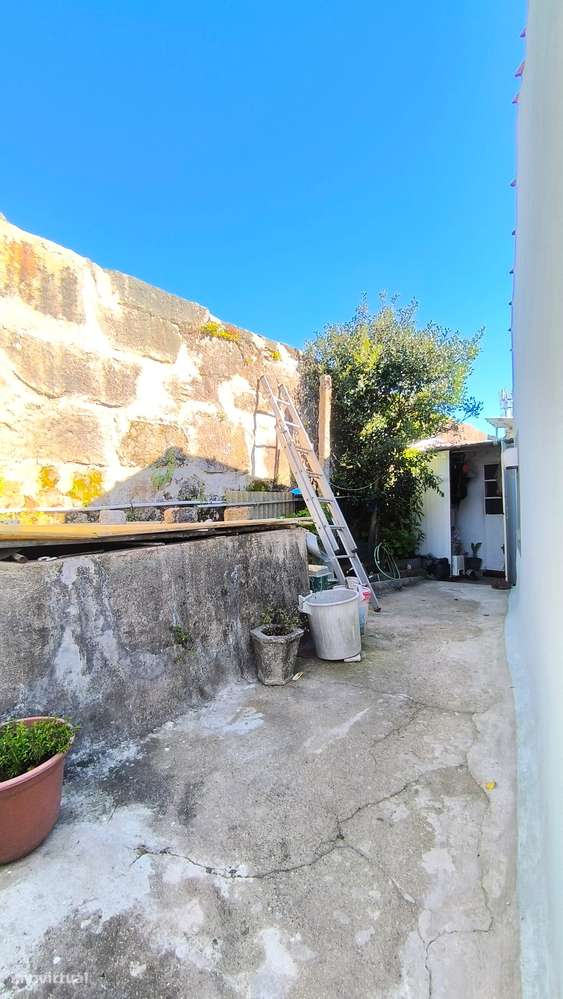 Quintinha com 4 Casas em Porto Campanhã-14