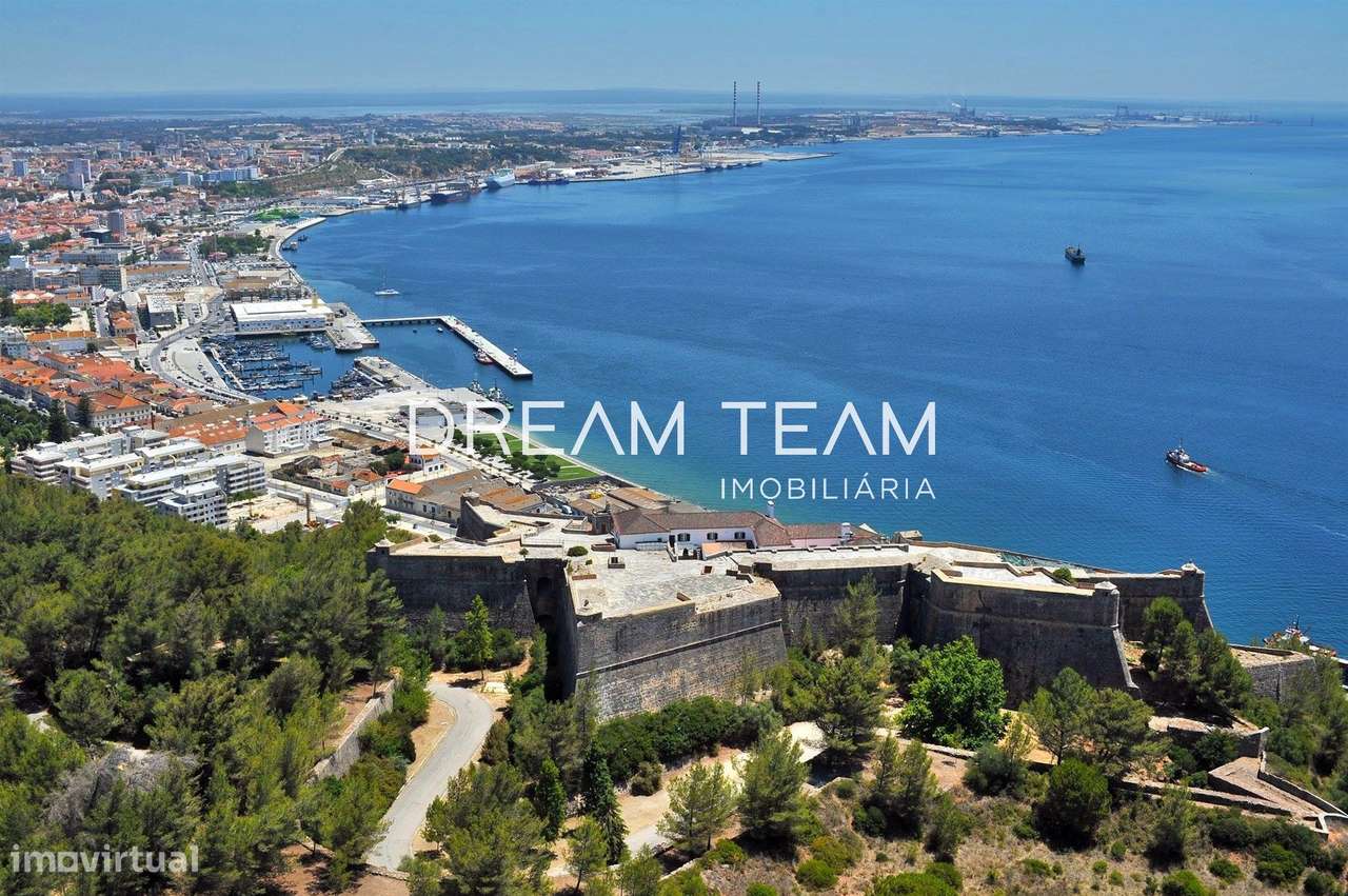Exclusividade e Conforto em Setúbal: Apartamento T3 convertido em T2,-24