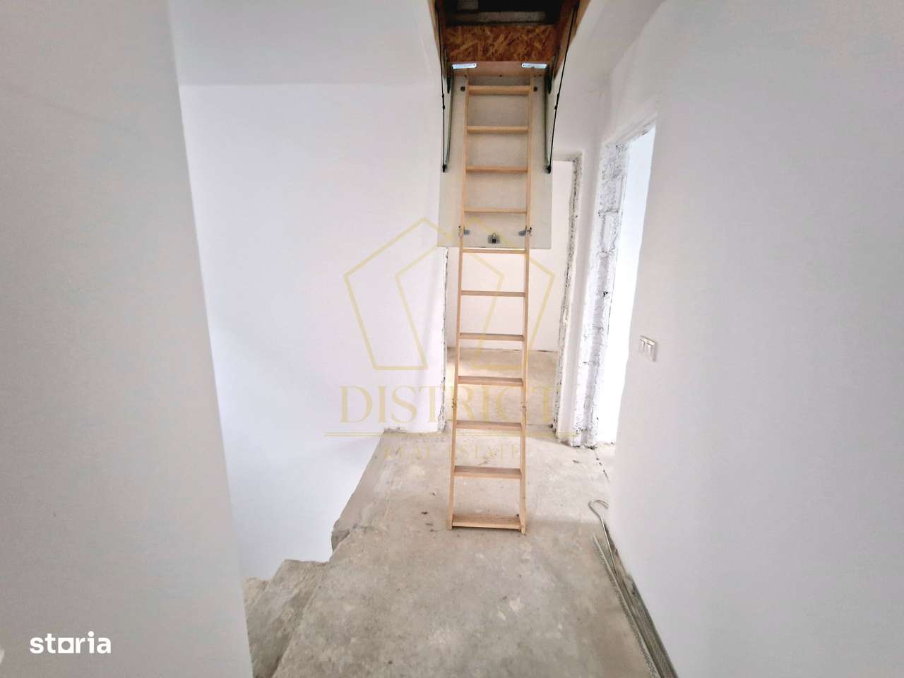 Duplex spatios despartit prin camera tehnica cu 5 camere | Urseni - Imagine principală: 5/15