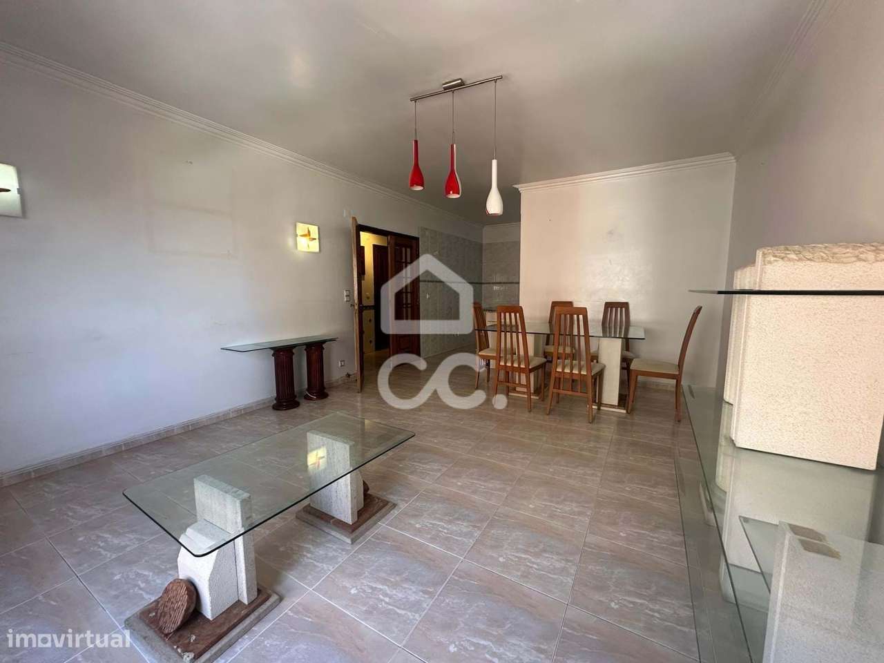 Apartamento T2 com Excelentes Áreas | Tapada das Mercês-4
