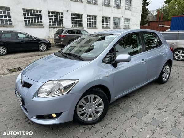 Toyota Auris 1.6 Executive - 1