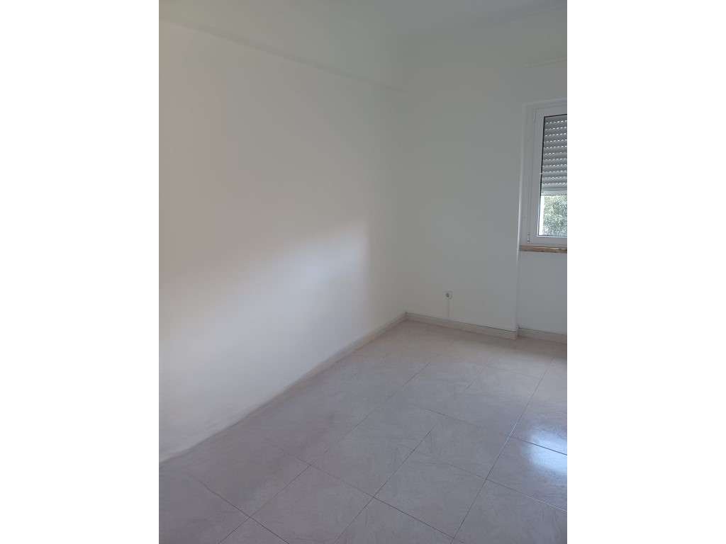 Apartamento T2 no Olival Basto | 58 m² | 3.º Andar - Grande imagem: 4/13