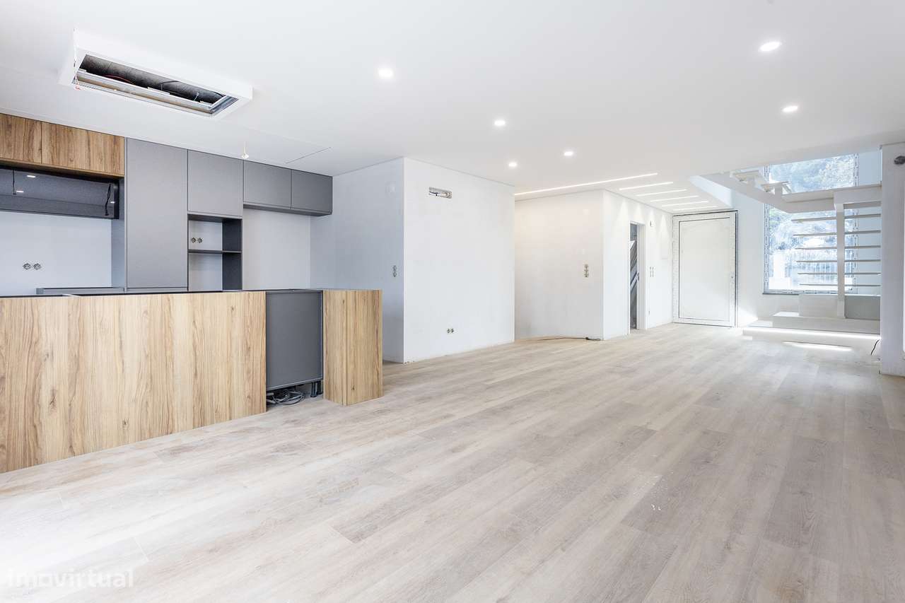 Moradia nova e moderna com piscina em Almada - Grande imagem: 4/26