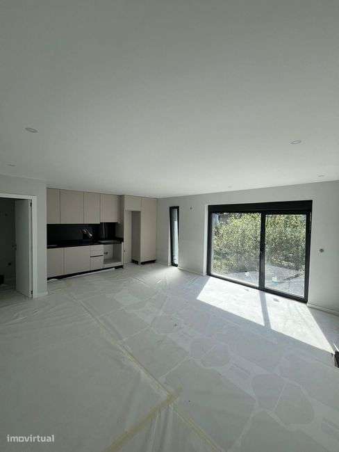 APARTAMENTO T1 NOVO EM AMARES-9