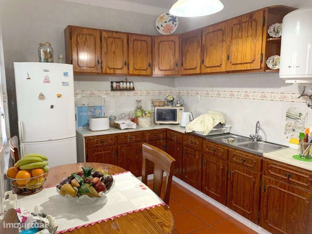 Moradia T5 + 2 C/ Quintal e Sótão-10