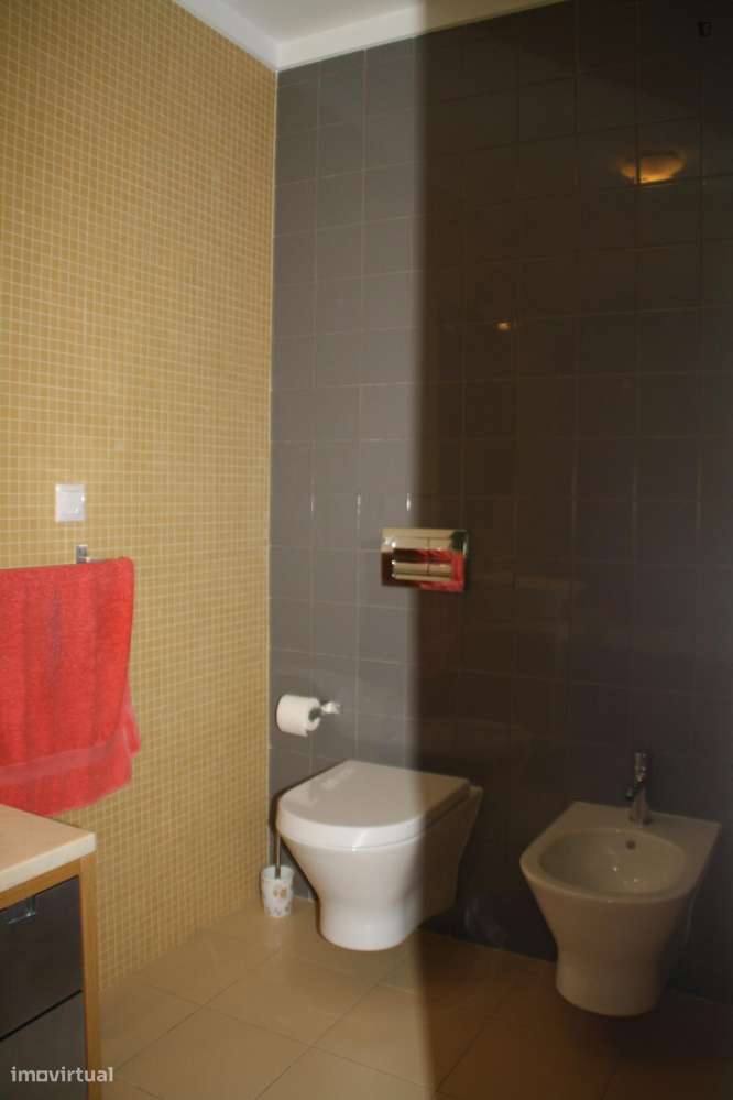 Quarto - localizado em Caparica Lisbon - Grande imagem: 5/20