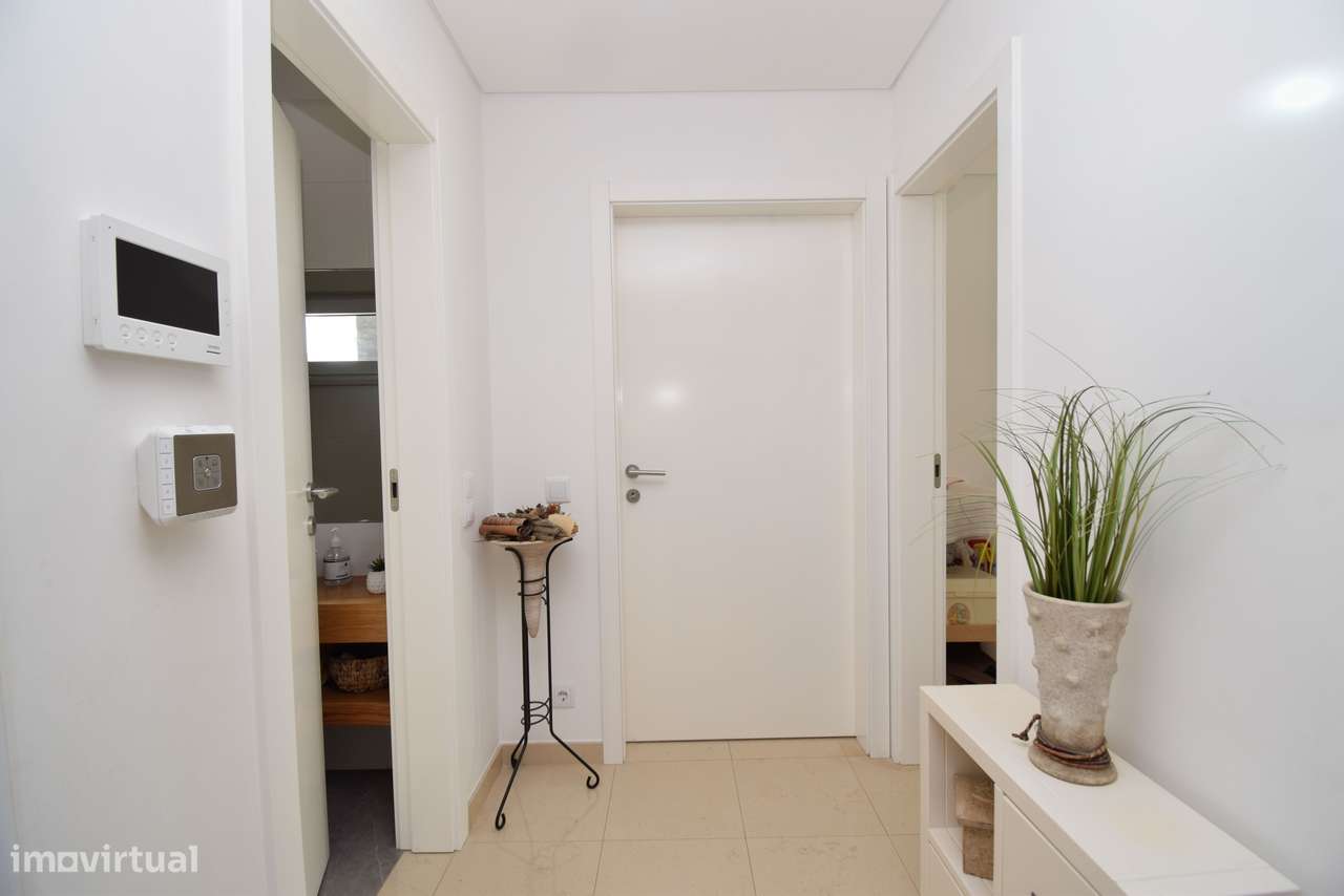 Moradia T4 com Piscina e Jardim em Alcabideche, Cascais-14