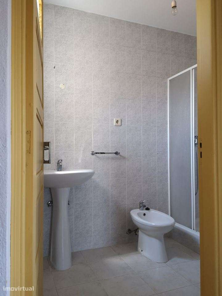 Moradia c/2 habitações + terreno p/construir / Escariz / Arouca-17