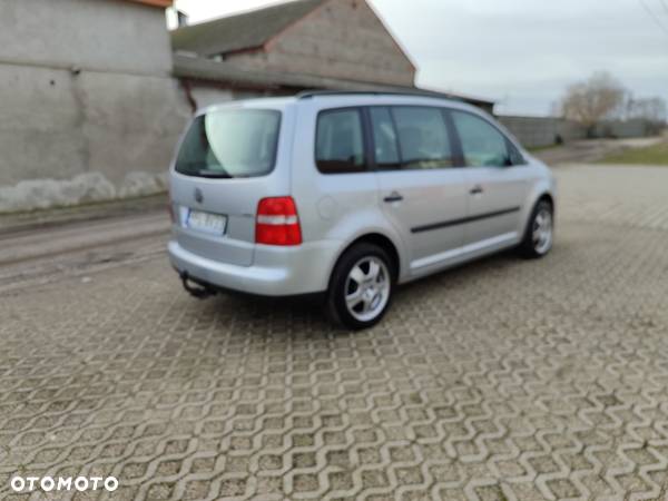 Volkswagen Touran - 6