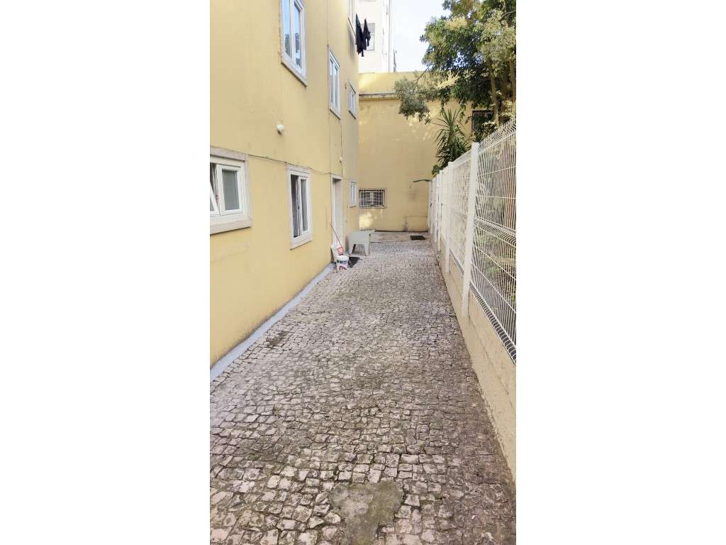 T1+1 semiequipado c/terraço 60m2 em Almada - Grande imagem: 4/14