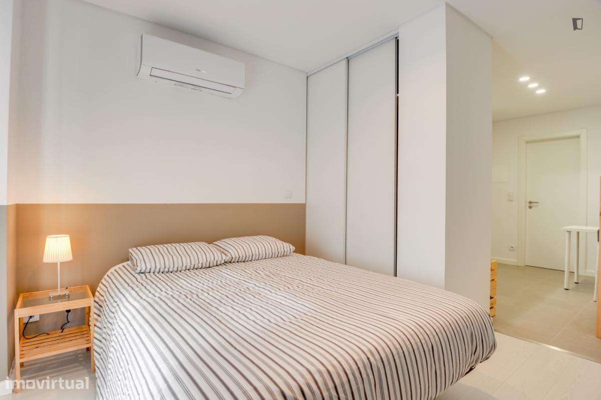 Estúdio - localizado em Baixa Coimbra - Grande imagem: 2/5