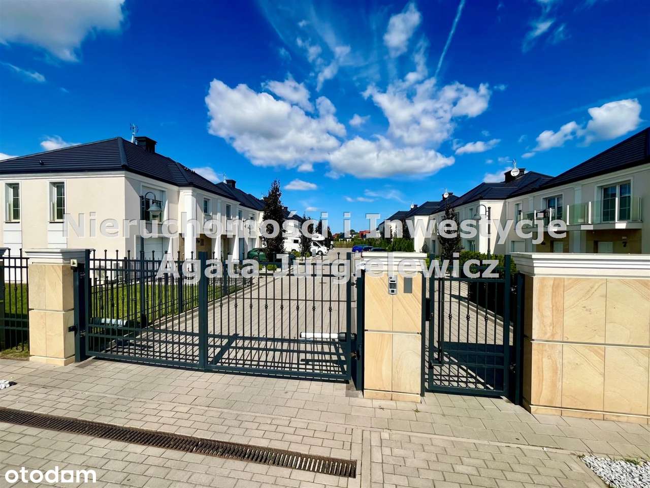 Bliźniak 4 pokoje, garaż; Zamknięte osiedle!-18