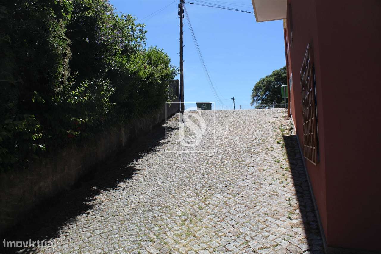 Apartamento T2 em Lixa-11