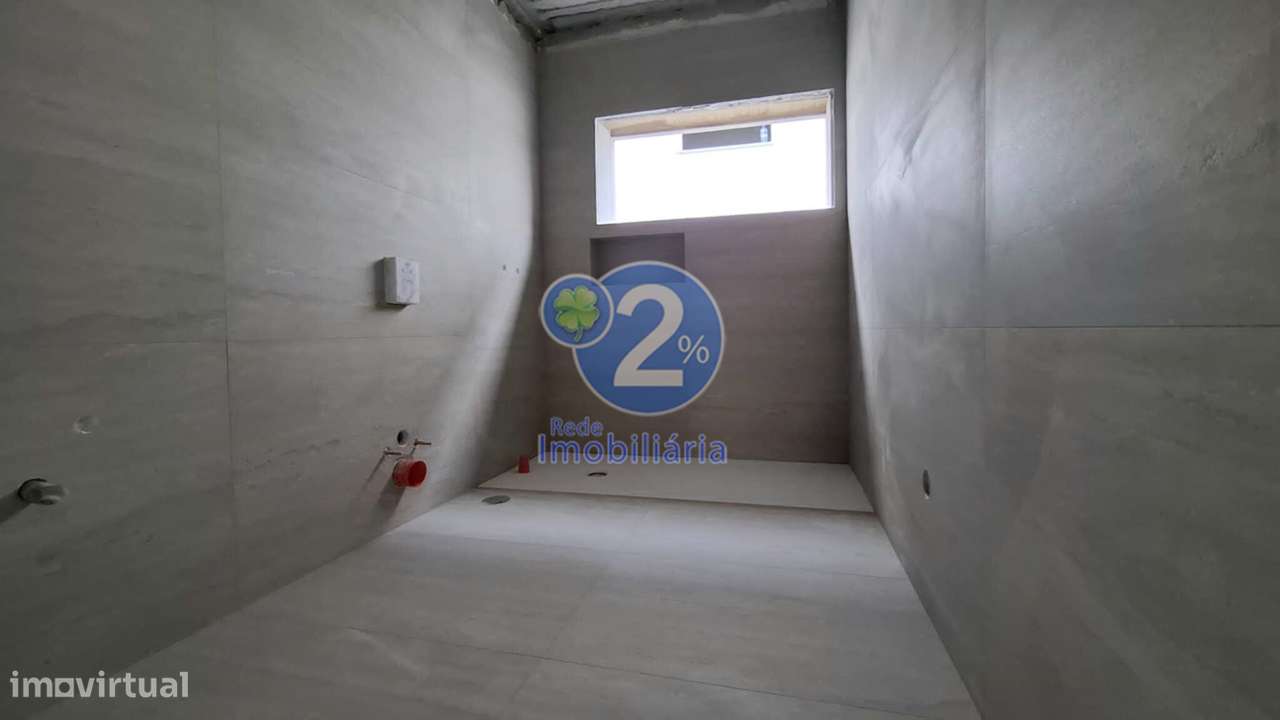 Moradia T3+1 em construção-24