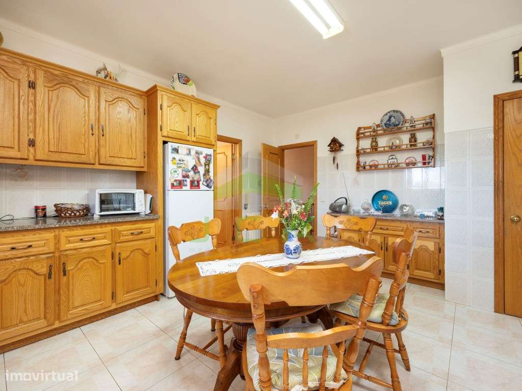 Moradia V3+2 com 4.010m2 de terreno a 5min de Leiria-21