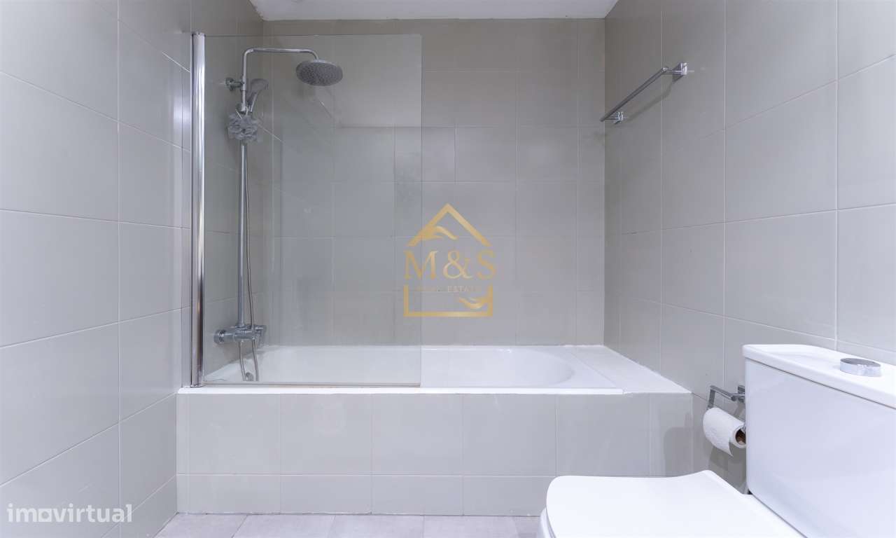 Apartamento T4-Varanda-Garagem - 600Mts da Praia - Metro- Matosinhos-37